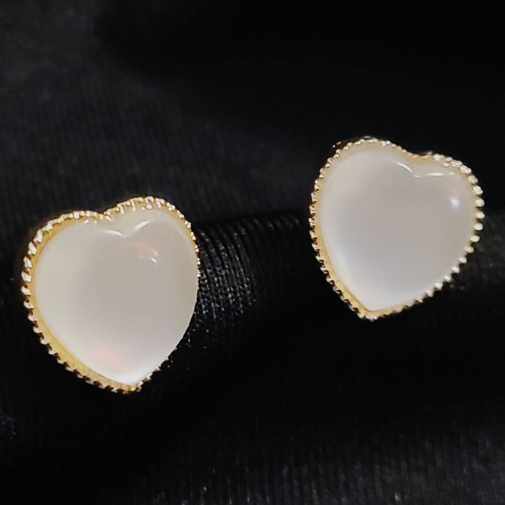 Heart Shaped Golden Earring Fashion